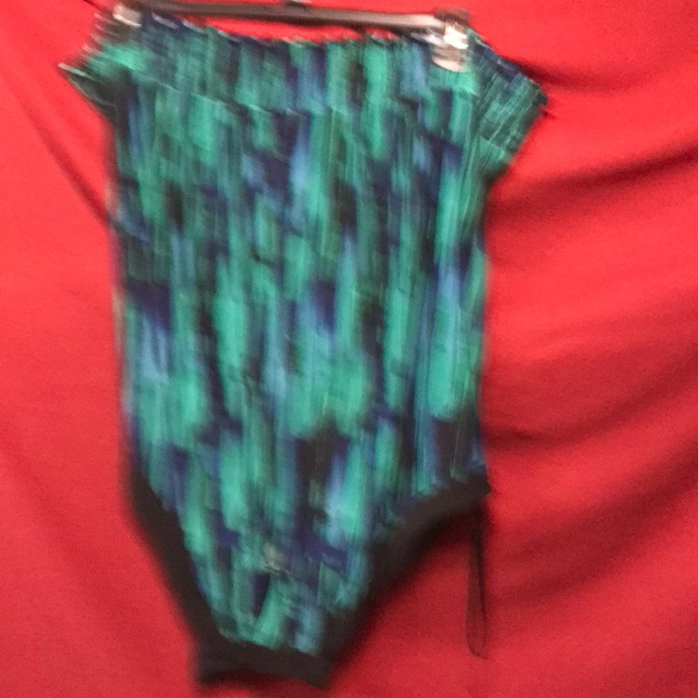 Tank top - Picture 2 of 3